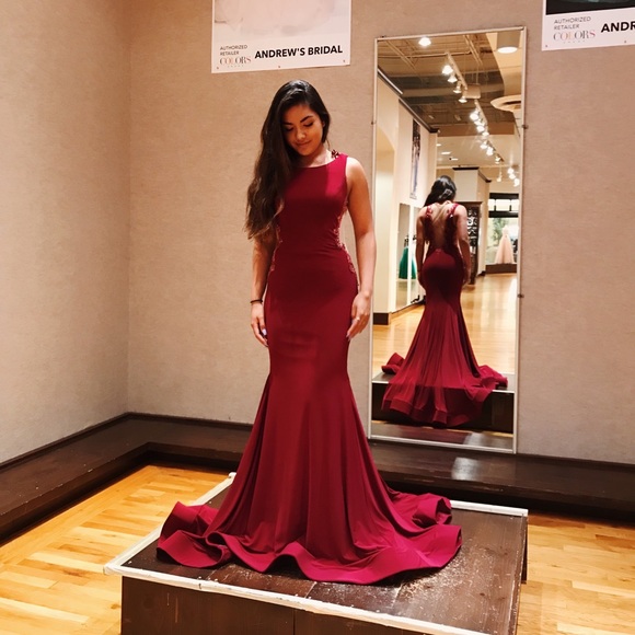 BEAUTIFUL classy elegant prom dress - Picture 3 of 4